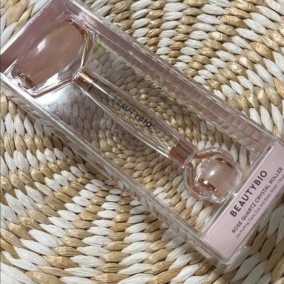Beautybio Rose Quartz Facial Roller - NIB - Picture 6 of 6